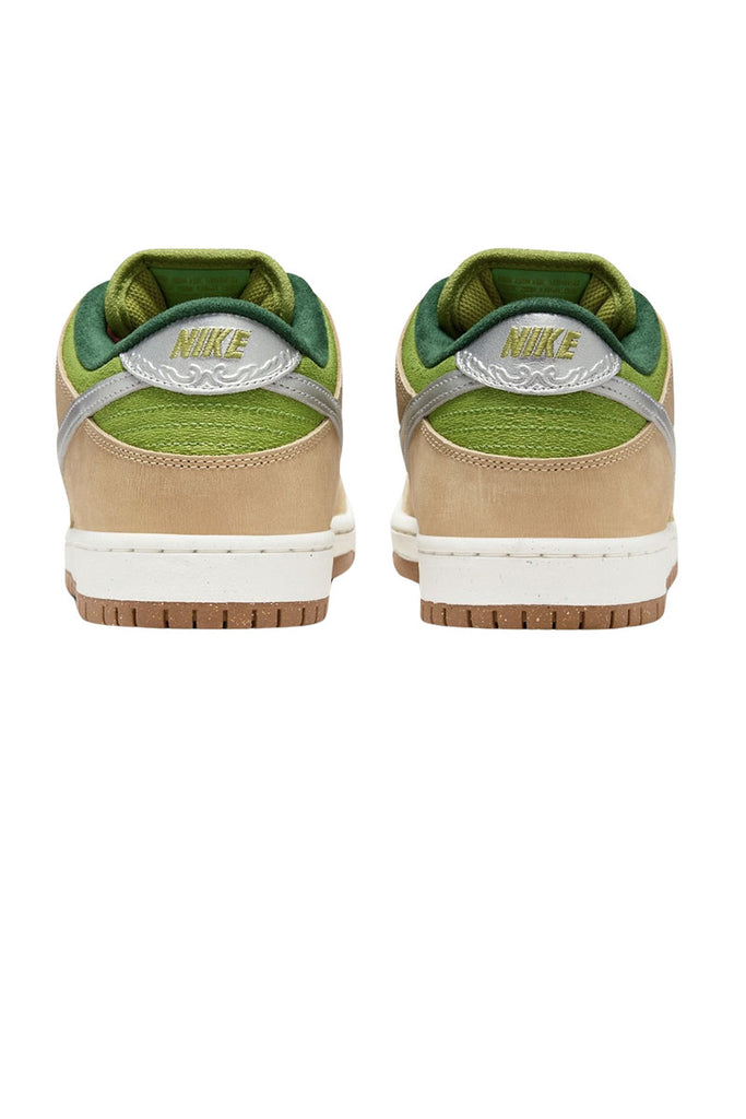 NIKE SB DUNK LOW "ESCARGOT" Sesame / Metallic Silver - Pear - Fir