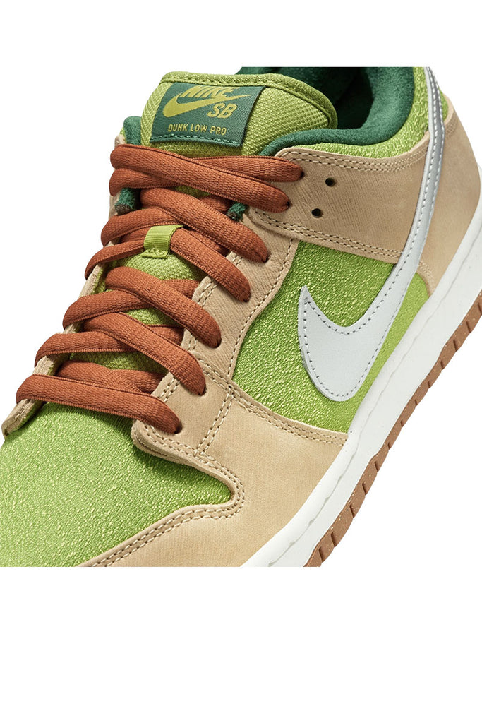 NIKE SB DUNK LOW "ESCARGOT" Sesame / Metallic Silver - Pear - Fir