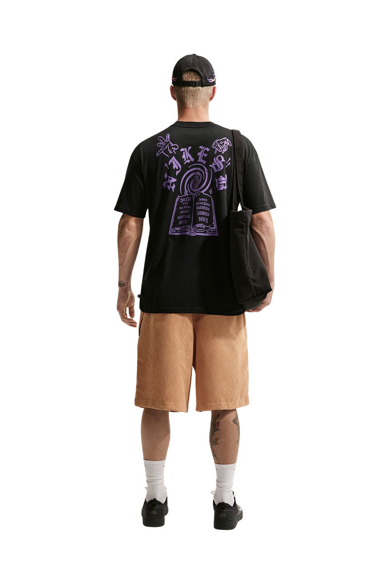 NIKE SB BOOK SPOT LIST T-SHIRT Black / Purple