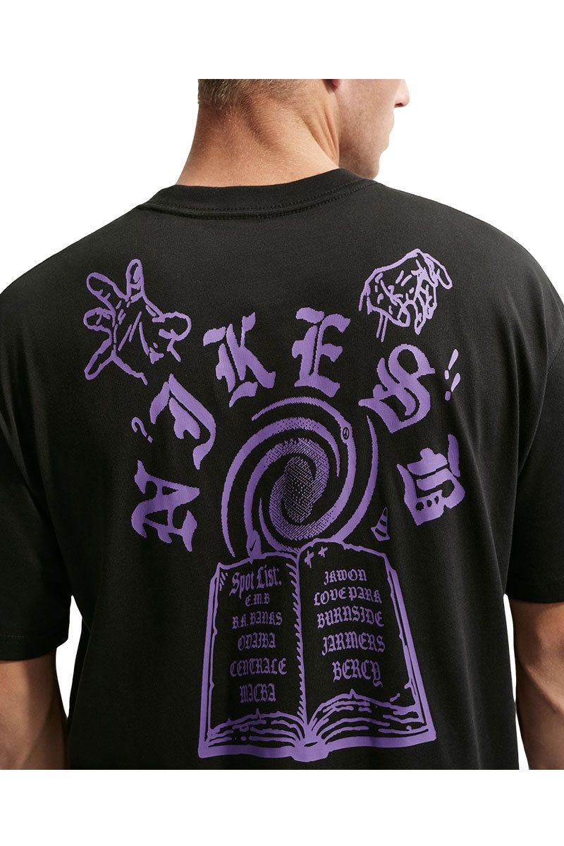 NIKE SB BOOK SPOT LIST T-SHIRT Black / Purple